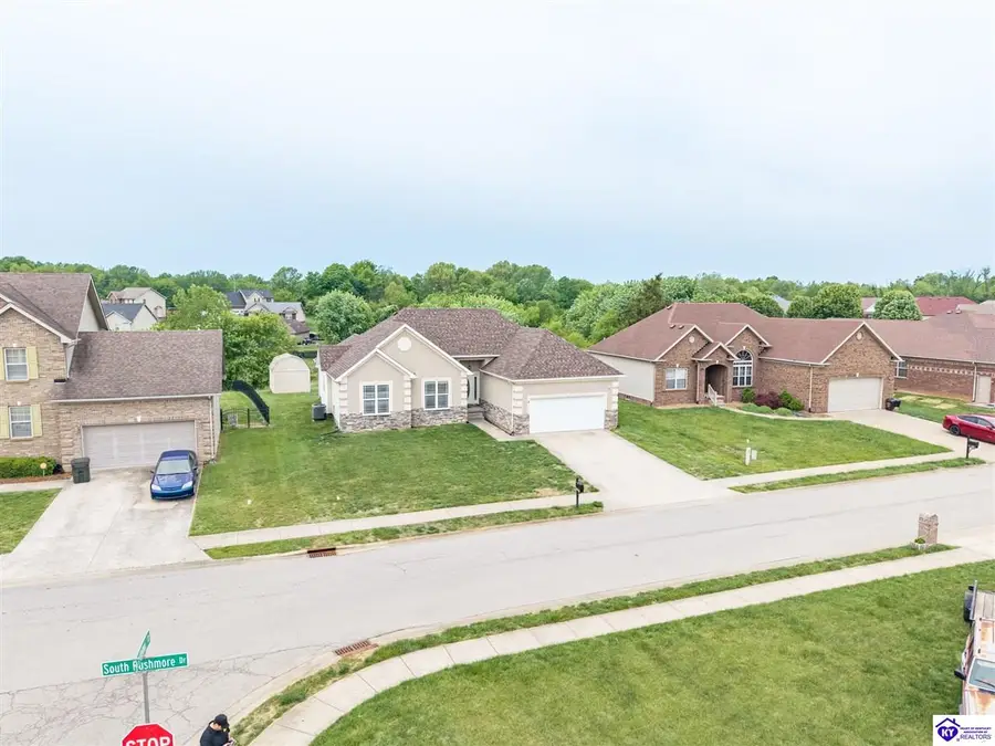 216 S Rushmore Drive, Vine Grove, KY 40175 - #3