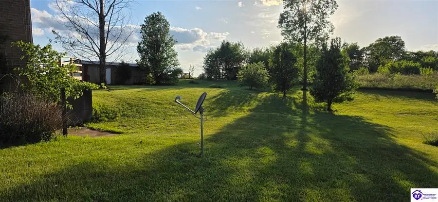 110 Walter Reed Road, Hodgenville, KY 42748 - #3