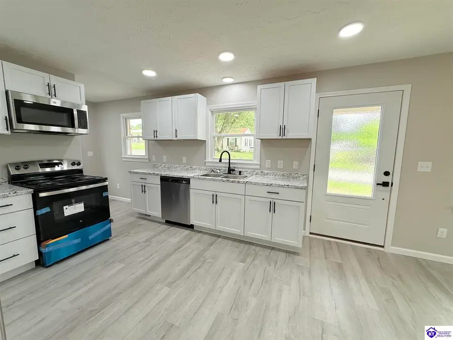 209 Russell Avenue, Greensburg, KY 42743 - #3