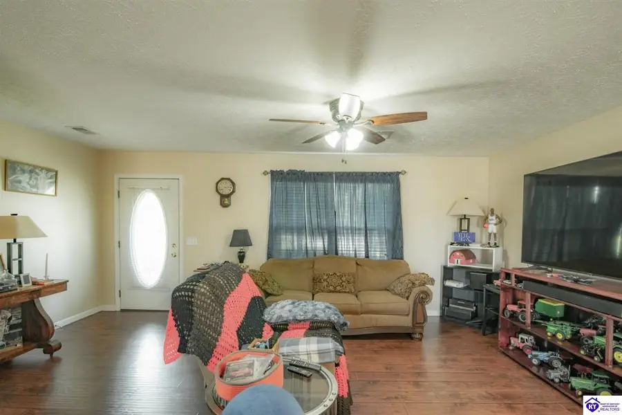 1194 S L and N Turnpike, Buffalo, KY 42716 - #2