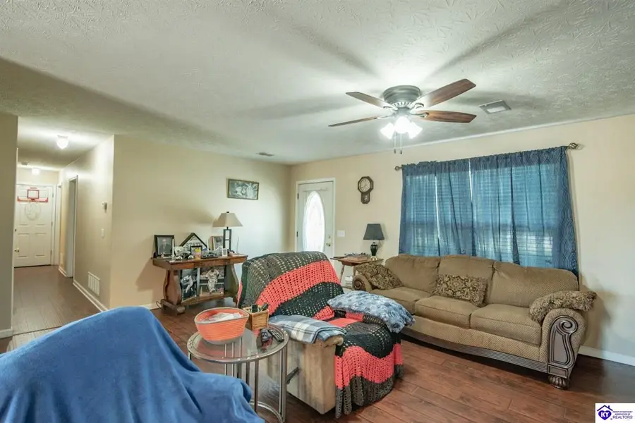 1194 S L and N Turnpike, Buffalo, KY 42716 - #3