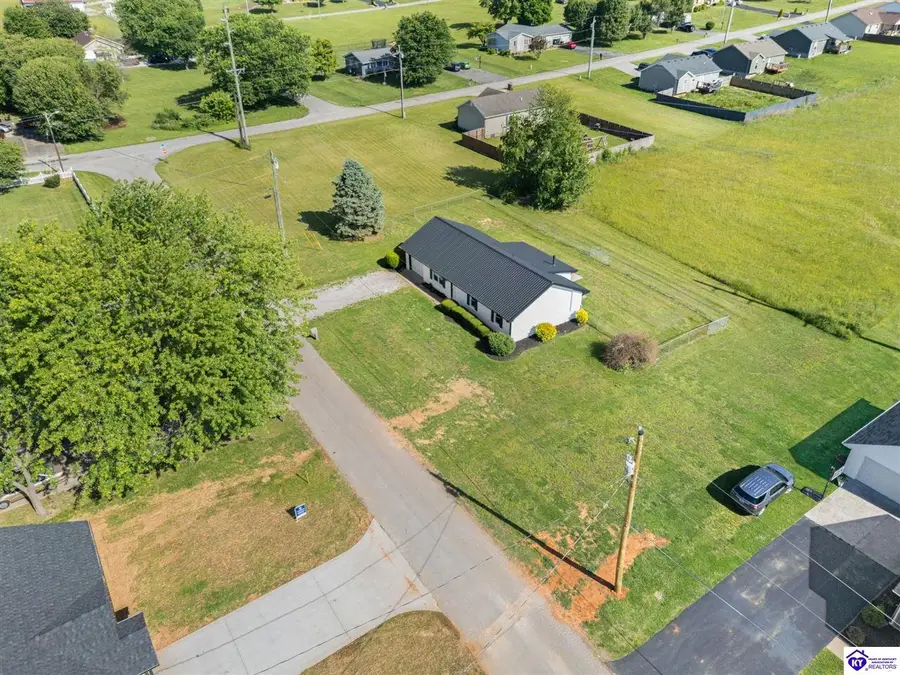 325 Countryside Drive, Horse Cave, KY 42749 - #3
