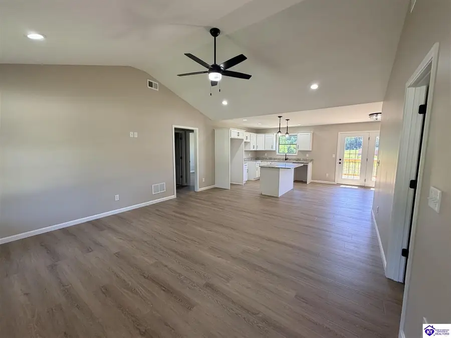 120 American Drive, Radcliff, KY 40160 - #3