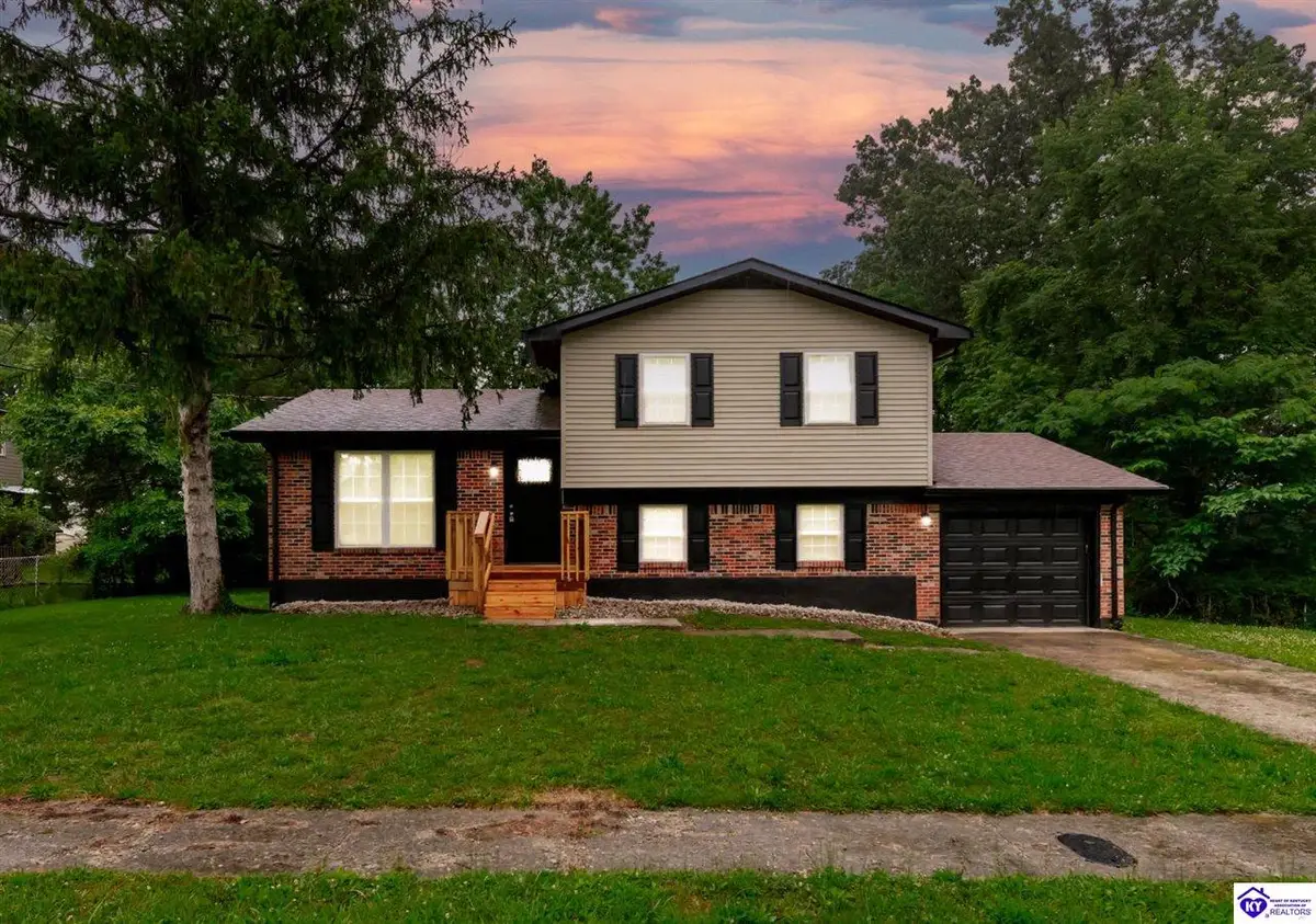183 Indiana Trail, Radcliff, KY 40160-1242 - #1