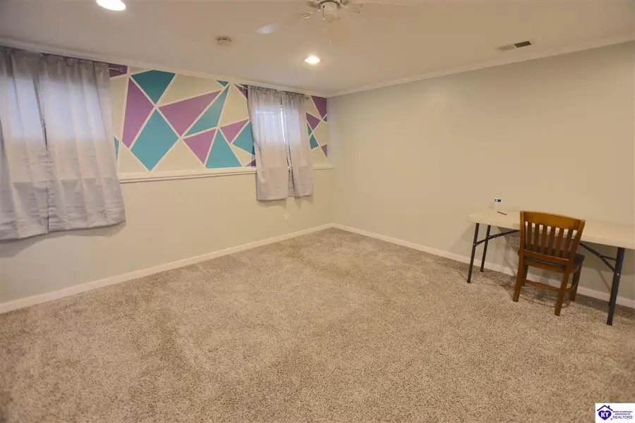 101 Holiday Court, Elizabethtown, KY 42701 - #2