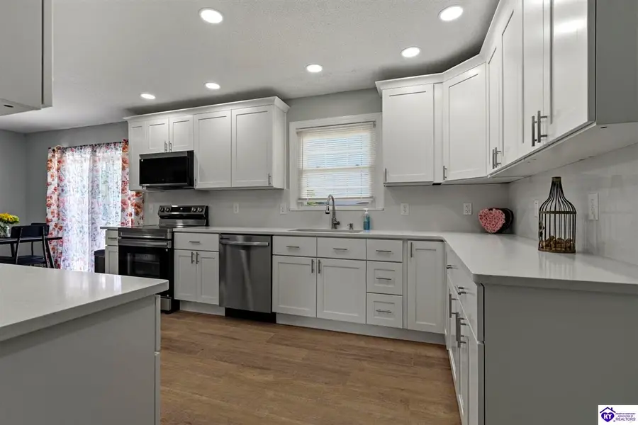 100 Stratmoor Drive, Elizabethtown, KY 42701 - #2