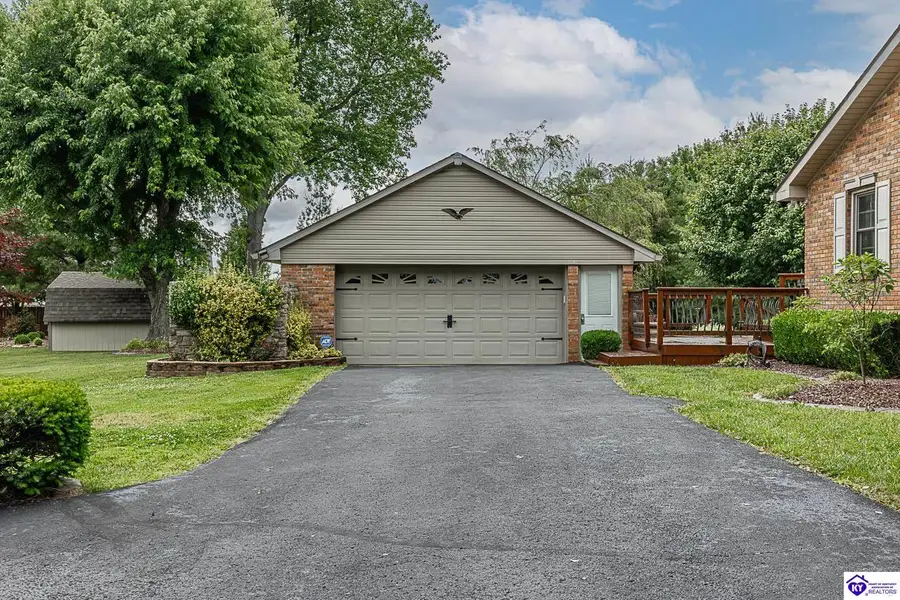 696 Pine Valley Drive, Elizabethtown, KY 42701 - #3