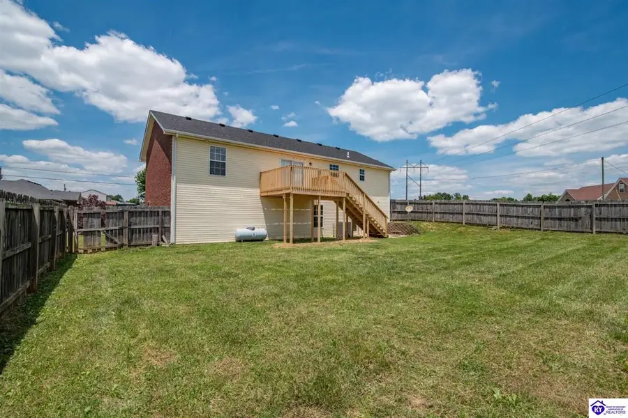250 Meadowlake Drive, Radcliff, KY 40160 - #3