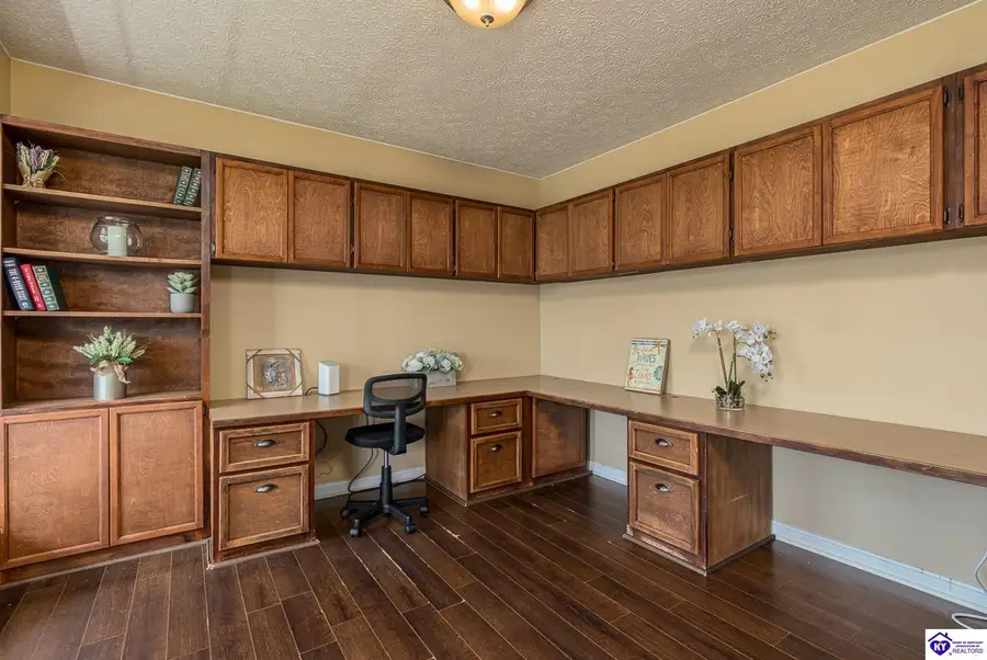 633 Wind Brook Drive, Elizabethtown, KY 42701 - #3