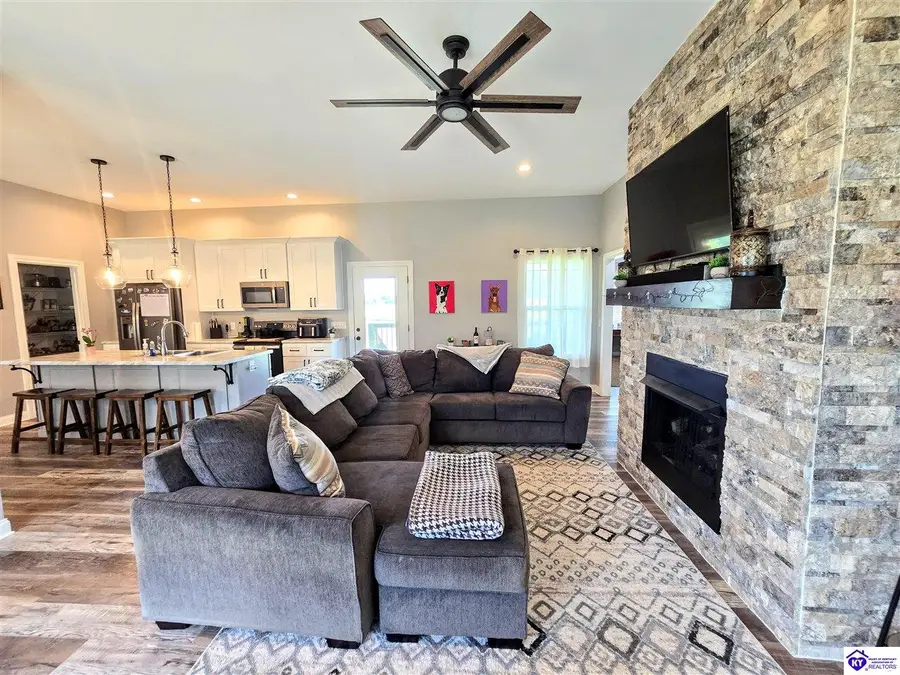254 Fairview Lane, Shepherdsville, KY 40165 - #2