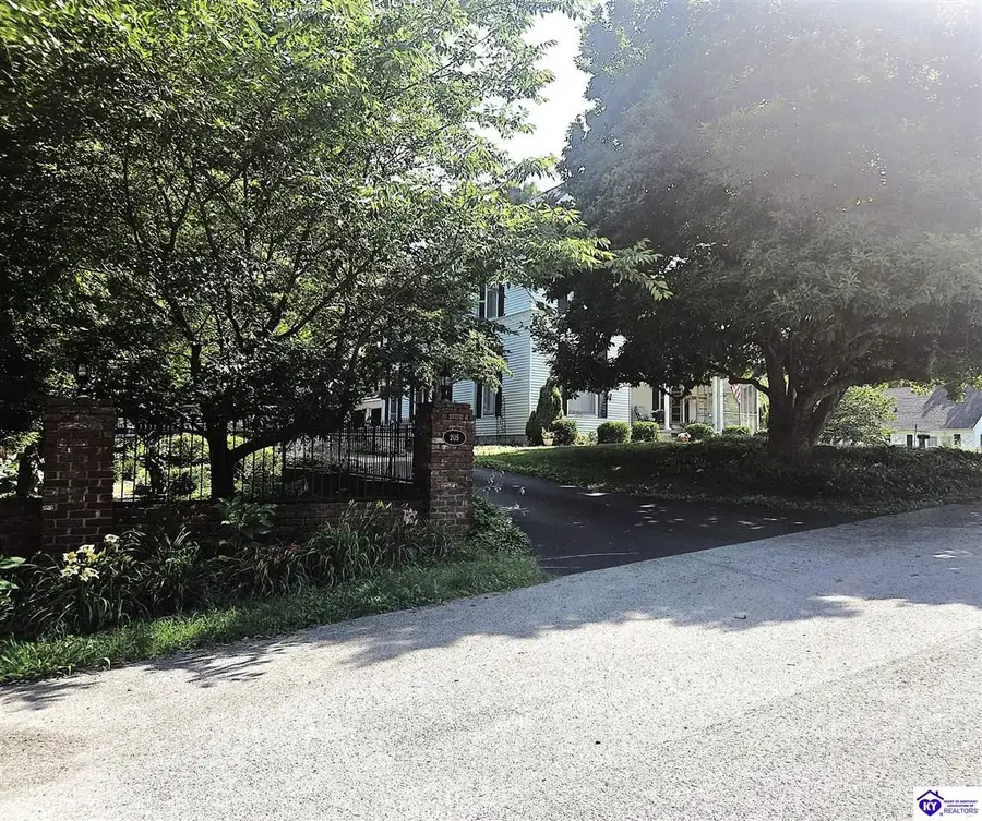 205 W Chestnut Street, Leitchfield, KY 42754 - #3