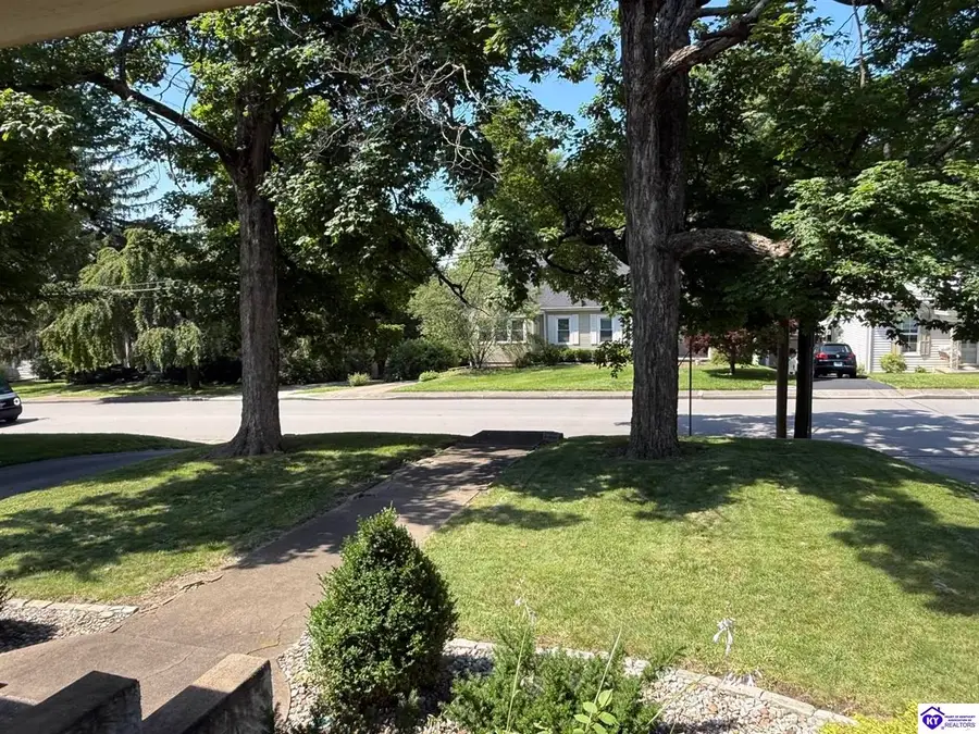 223 W Poplar Street, Elizabethtown, KY 42701 - #2