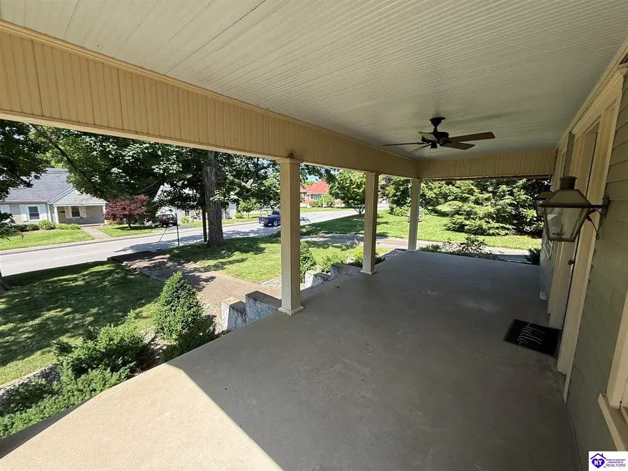 223 W Poplar Street, Elizabethtown, KY 42701 - #3