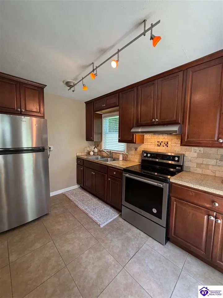 533 Village Drive, Elizabethtown, KY 42701 - #3