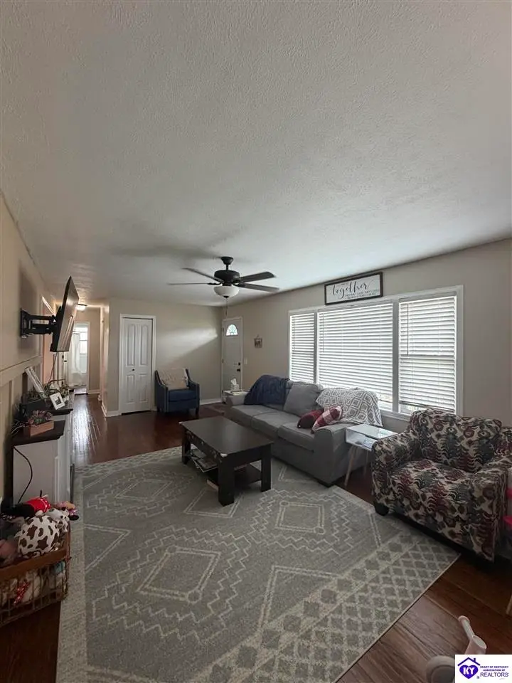 149 N Deepwood Drive, Radcliff, KY 40160 - #3