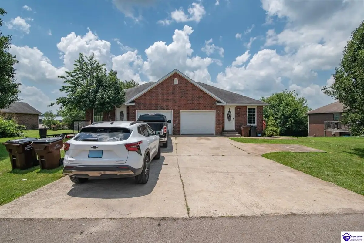 109 Wood Lane, Hodgenville, KY 42748 - #1