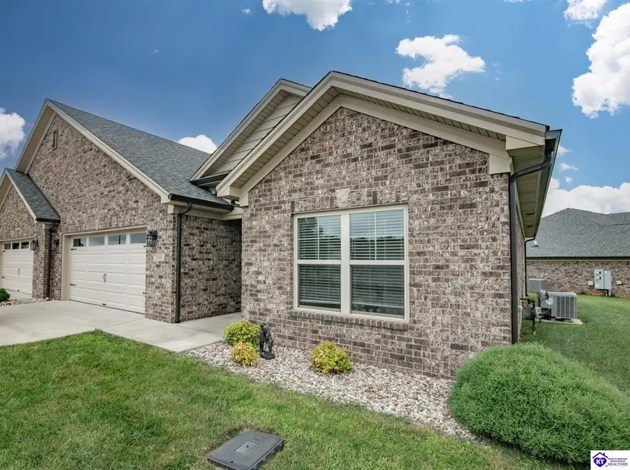 200 B Village Brooke Drive, Elizabethtown, KY 42701 - #2