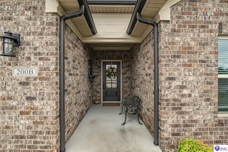 200 B Village Brooke Drive, Elizabethtown, KY 42701 - #3