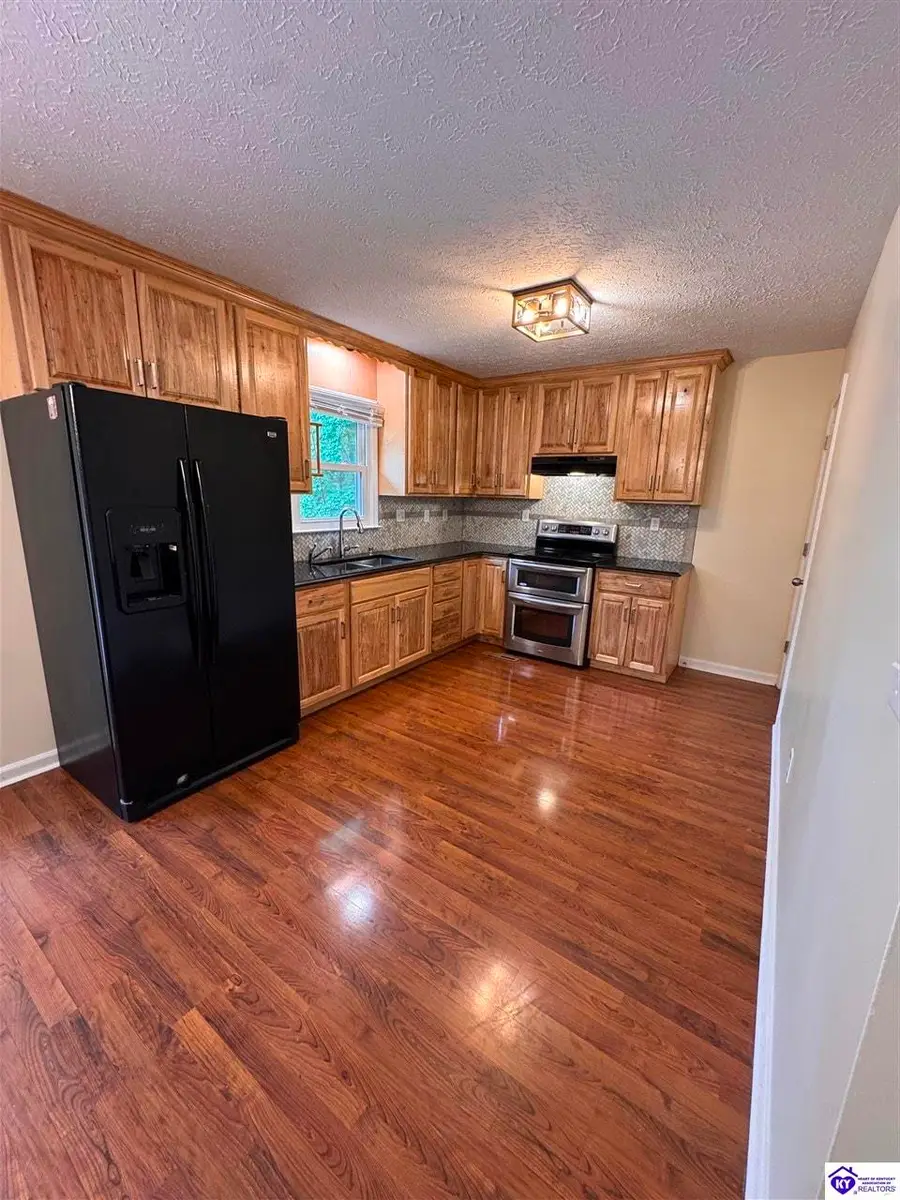 108 Wedgewood Court, Radcliff, KY 40160 - #3