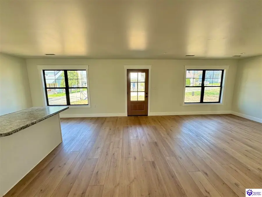 417 Henry Street, Greensburg, KY 42743 - #3