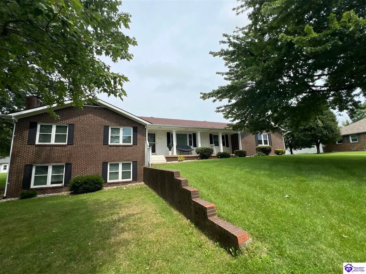1303 Sheffield Drive, Campbellsville, KY 42718-0000 - #1