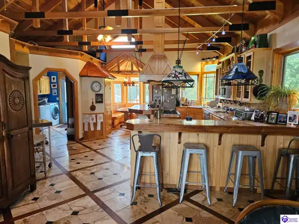 3583 Johnson Springs Road, Munfordville, KY 42765