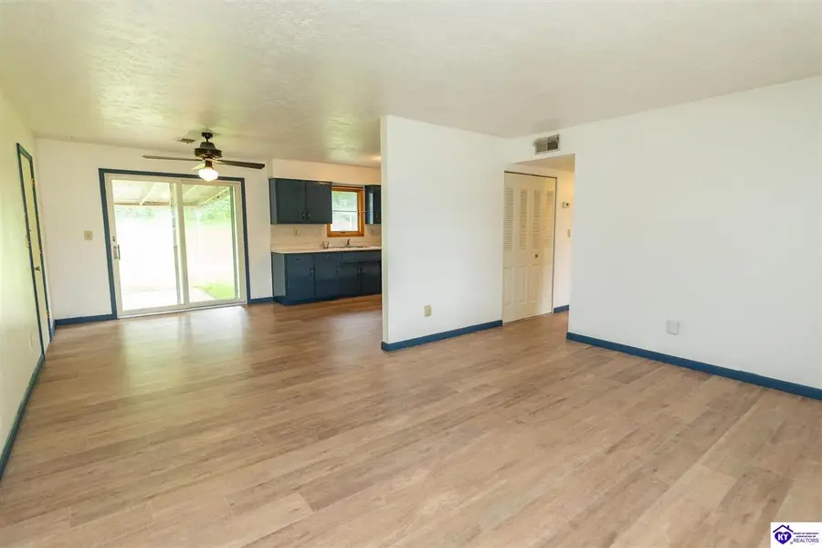 558 Pearman Avenue, Radcliff, KY 40160 - #3