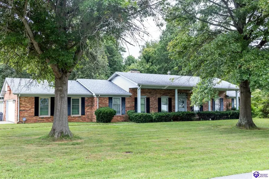 202 S Hillcrest Drive, Vine Grove, KY 40175 - #2
