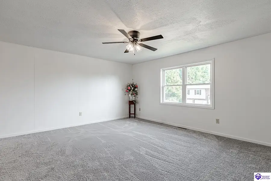2669 N Lake Road North, Radcliff, KY 40160 - #3