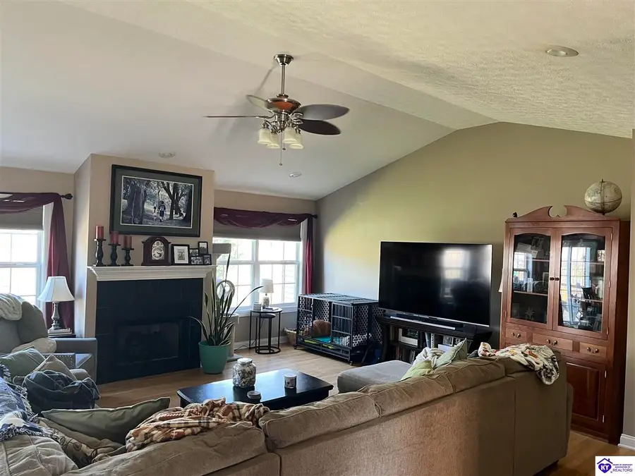 617 Memory Lane, Elizabethtown, KY 42701 - #3