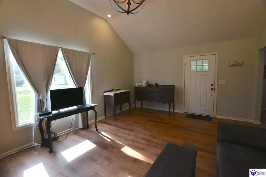 127 Carter Avenue, Cecilia, KY 42724 - #2