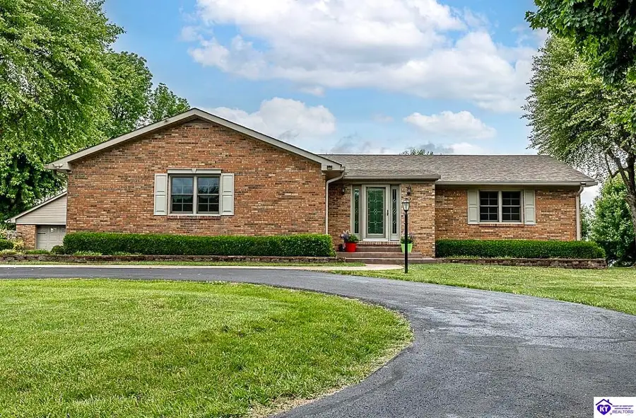696 Pine Valley Drive, Elizabethtown, KY 42701 - #2