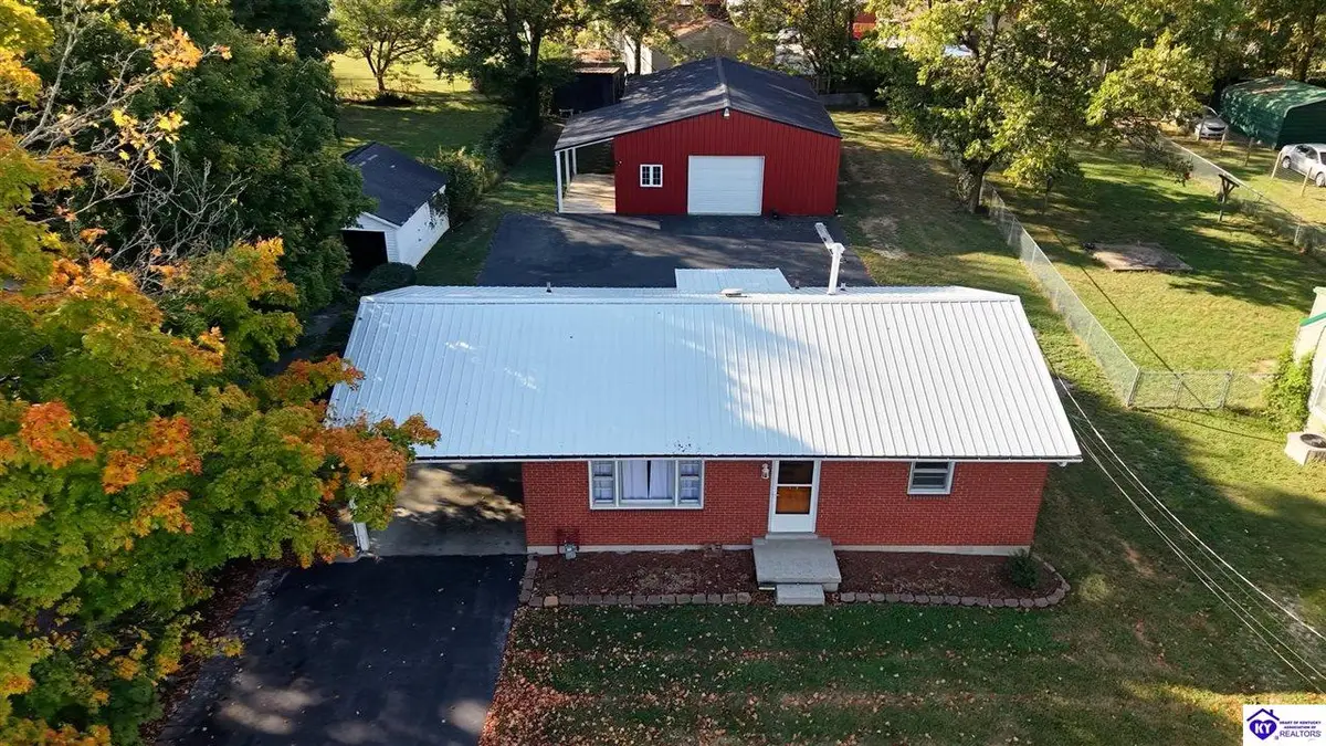 360 W Maple Avenue, Hodgenville, KY 42748 - #1