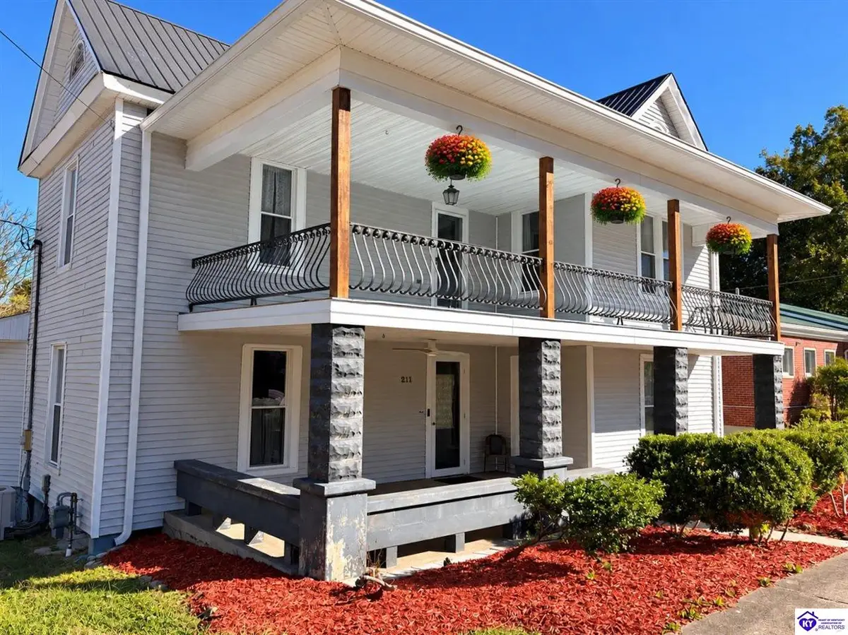 211 E Main Street, Hodgenville, KY 42748 - #1