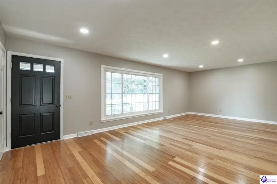 148 S Logsdon Parkway, Radcliff, KY 40160 - #2