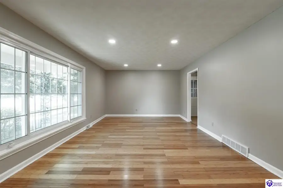 148 S Logsdon Parkway, Radcliff, KY 40160 - #3