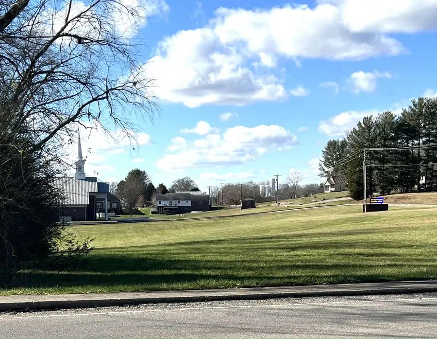 812 E Bourne Avenue, Somerset, KY 42501 - #3