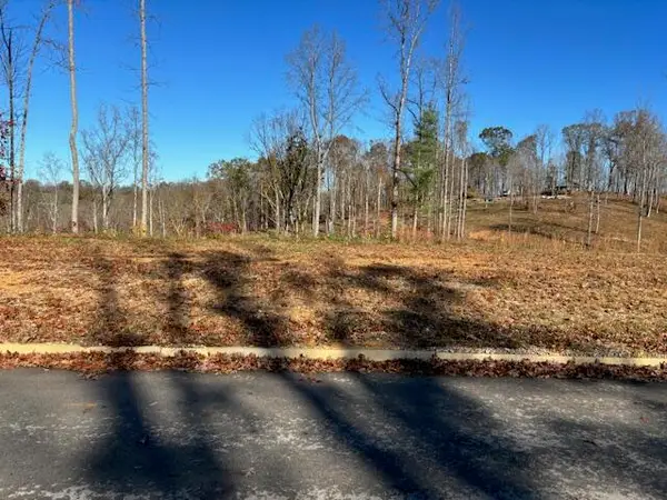 218 Woods Creek Lake Drive, Somerset, KY 42503