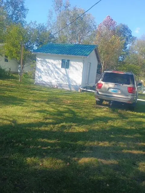 7482 W Tunnel Hill Road, Sharpsburg, KY 40374