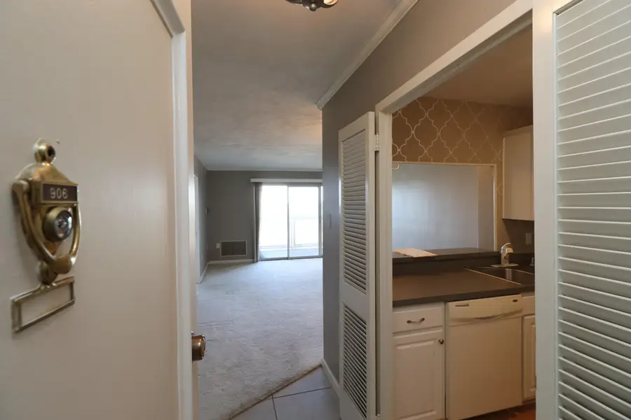 2121 Nicholasville Road #906, Lexington, KY 40503 - Image #3