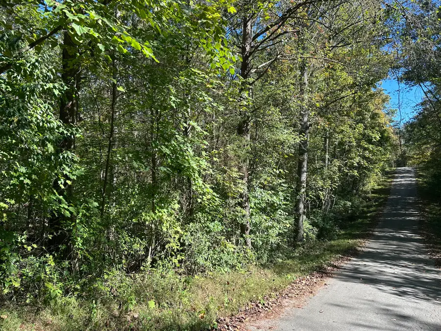 120 Saxony Court, Burnside, KY 42519 - Image #2