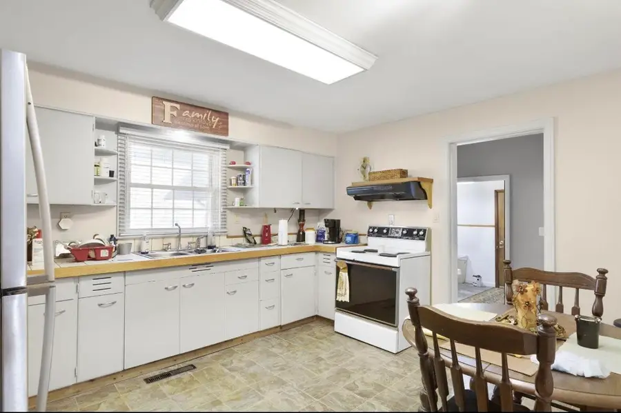 9843 Ky-122, McDowell, KY 41647 - Image #3