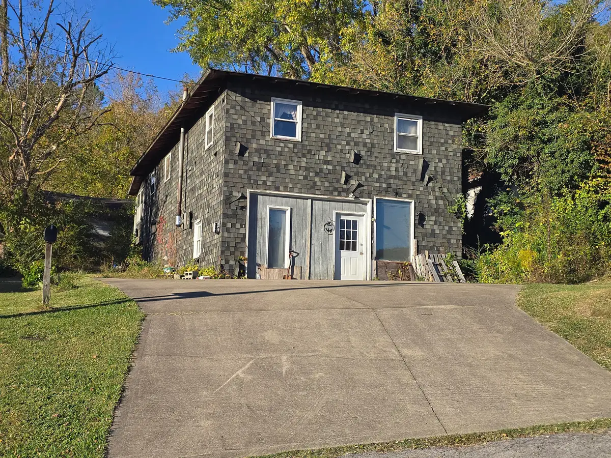 918 E Cumberland Avenue, Middlesboro, KY 40965 - Image #1