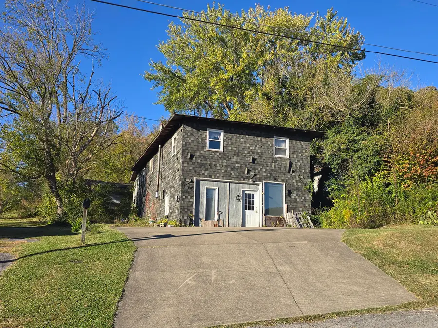 918 E Cumberland Avenue, Middlesboro, KY 40965 - Image #2