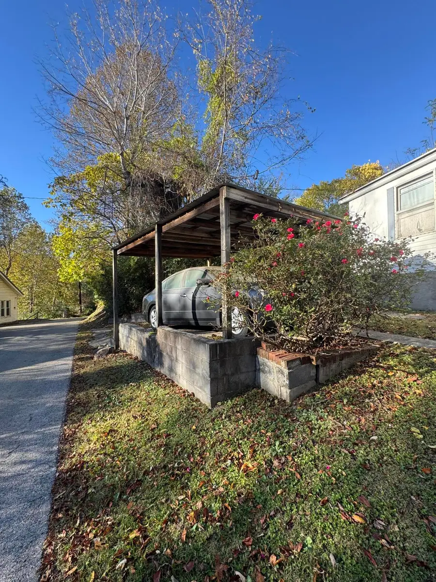 237 Brown Street, Cumberland, KY 40823 - Image #2