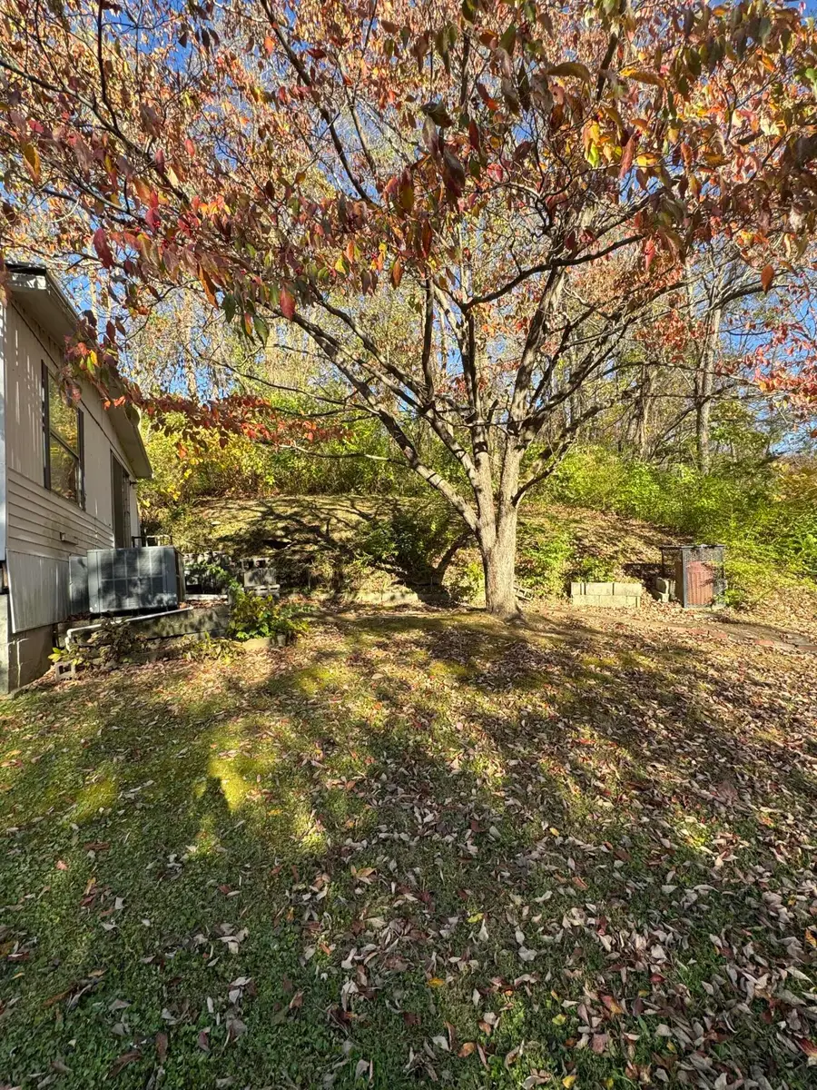 237 Brown Street, Cumberland, KY 40823 - Image #3