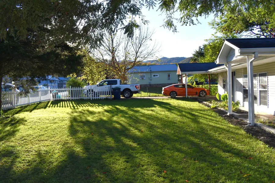 140 Chasteen Drive, Middlesboro, KY 40965 - Image #3