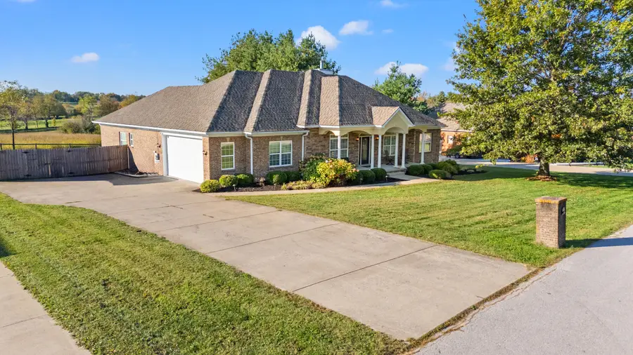 215 Squires Pointe Road, Paris, KY 40361 - Image #2