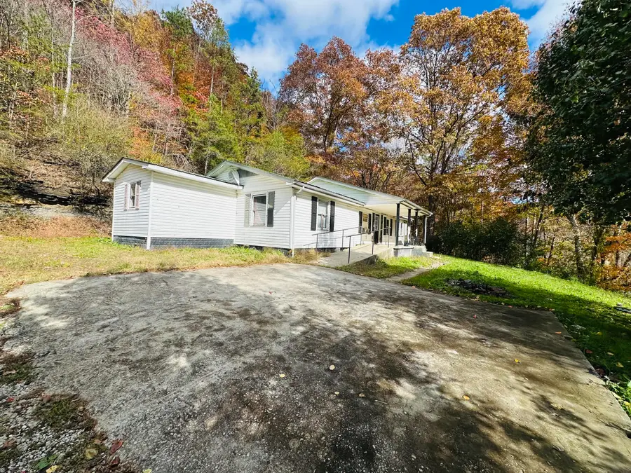 419 Grannys Branch Road, Manchester, KY 40962 - Image #2