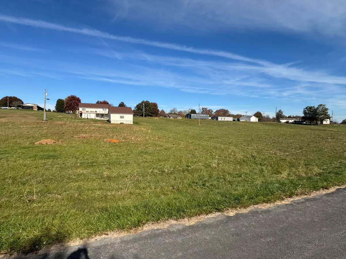 1112 Golf Trail Road, Jamestown, KY 42629 - Image #1